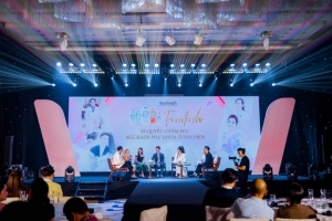 Buổi tọa đàm “Bí quyết chăm sóc sức khỏe toàn diện” được các bác sĩ sản khoa tư vấn và chia sẻ về những sản phẩm chât lượng cho vệ sinh vùng kín.