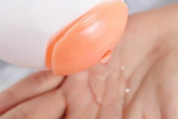 Cách sử dụng dung dịch vệ sinh phụ nữ tương đối đơn giản